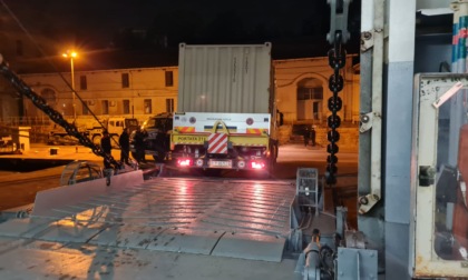 Terremoto Turchia, arrivato nel porto di Brindisi l'ospedale da campo della Regione Piemonte