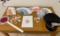 Tortona, 28 dosi tra cocaina ed eroina e 800 euro: arrestato un 33enne