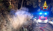 Genova, motorini e cassonetti in fiamme al Lagaccio