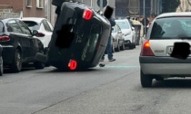 Incidente stradale in via Testore ad Alessandria, auto si ribalta