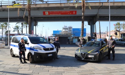 Gdf Genova, sequestrati più di 1 kg e mezzo di droga: arrestato un 22enne