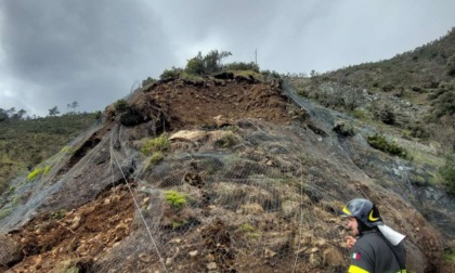 Frana sul Monte Contessa a Genova, chiusa la strada