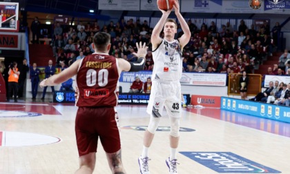 Derthona Basket, sconfitta casalinga all'overtime contro Brescia