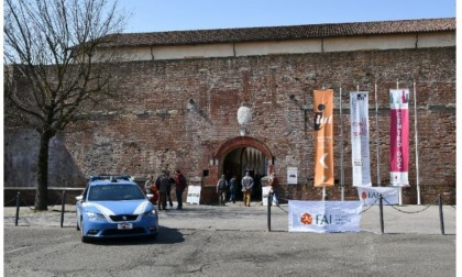 Casale Monferrato, furti negli uffici Asl e pagamenti con bancomat rubati: denunciata una donna