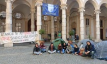 Caro affitti a Torino, studenti in protesta davanti al Rettorato dell'Università