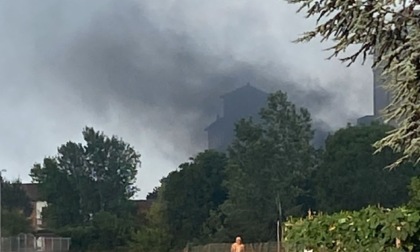 Incendio di sterpaglie nei pressi del mulino di Solero: coinvolto un mezzo agricolo