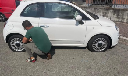 Alessandria: tagliate due gomme all'auto dell'ex consigliere Piero Castellano