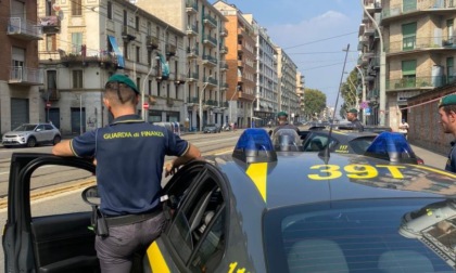 Era fuggito dopo la condanna per violenza sessuale: catturato dalla GDF di Torino