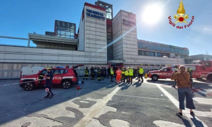 Incendio nel Terminal Traghetti di Genova,  3 persone intubate per intossicazione