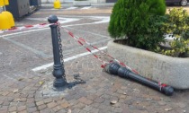 Ancora episodi vandalici ad Alessandria, divelti alcuni paletti in piazza della Libertà: ripristinata l'area