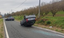 Ozzano Monferrato, perde il controllo e si ribalta con l’auto: ferito un uomo