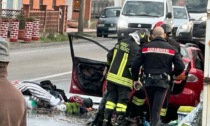 Spinetta Marengo, auto prende fuoco in via Genova