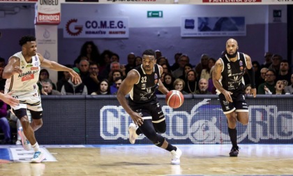 Derthona Basket, quarto successo di fila contro Sassari