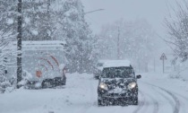 Da domani scatta il piano antineve: obbligo di catene a bordo o pneumatici invernali