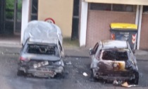 Incendio nella notte a Novi Ligure: a fuoco due auto in viale Pinan Cichero