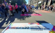 Alessandria si colora per accogliere il Pride: in seimila in corteo