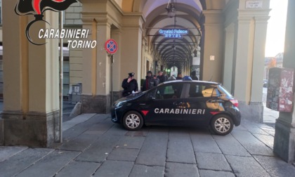 Ladro si lancia dal primo piano per sfuggire ai Carabinieri: arrestato