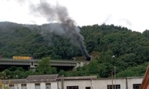 Camion in fiamme lungo l'autostrada A26 tra Ovada e Masone: traffico bloccato