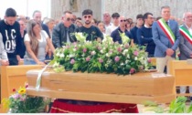 Folla ad Agrigento per i funerali di Patrizia Russo, uccisa a Solero dal marito