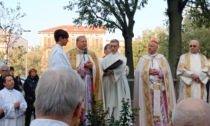 Folla di fedeli all'apertura della Porta Santa del Duomo di Alessandria