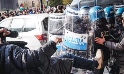 Scontri durante lo sciopero degli studenti a Torino, Fsp Polizia: "Inaccettabile"