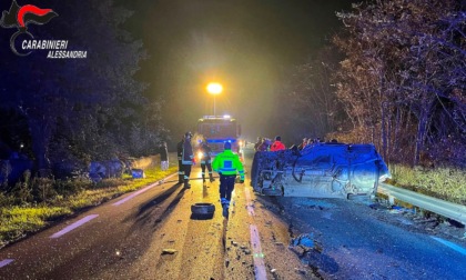 Scontro tra due auto nella notte a Cassine: nessun ferito grave